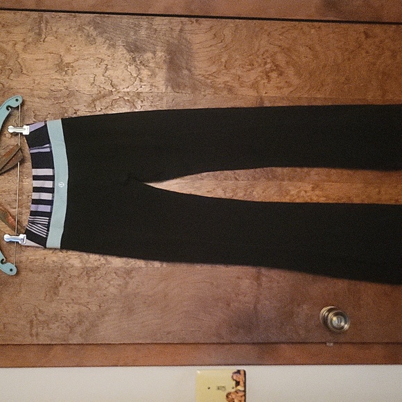 Lululemon Figure Flattering Yoga Pants Reversible Small - Picture 2 of 10